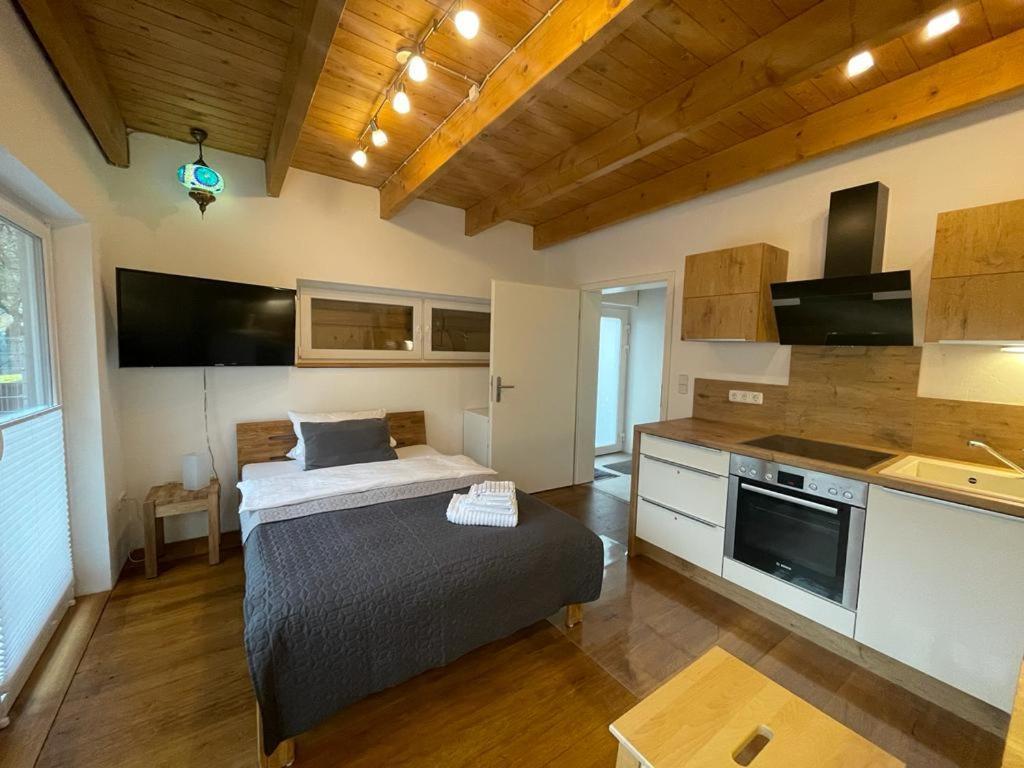 Ferienwohnung Im Stadtzentrum Von Bernau - Komfortable Wohnung Mit 2 Zimmern, Bad, Spuelmaschine, Waschmaschine, Komplette Kueche, Wlan, Terrasse, Ruhige Lage Bernau bei Berlin Eksteriør billede