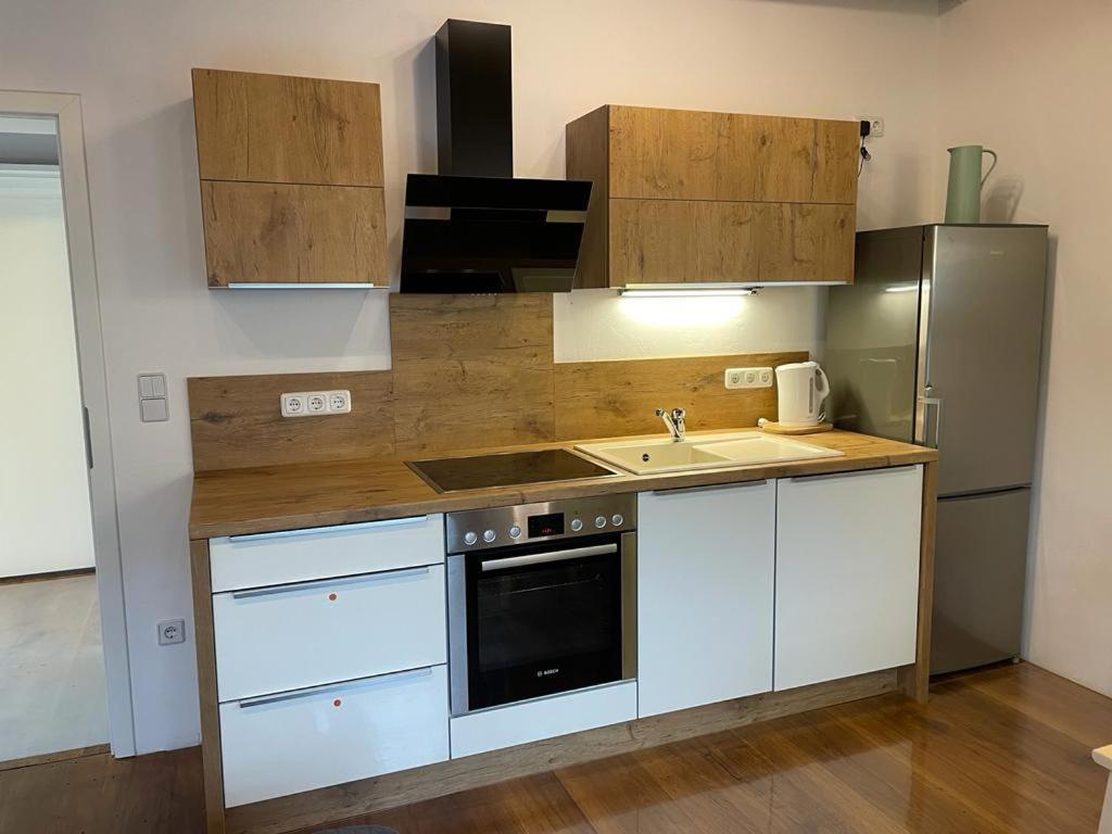 Ferienwohnung Im Stadtzentrum Von Bernau - Komfortable Wohnung Mit 2 Zimmern, Bad, Spuelmaschine, Waschmaschine, Komplette Kueche, Wlan, Terrasse, Ruhige Lage Bernau bei Berlin Eksteriør billede