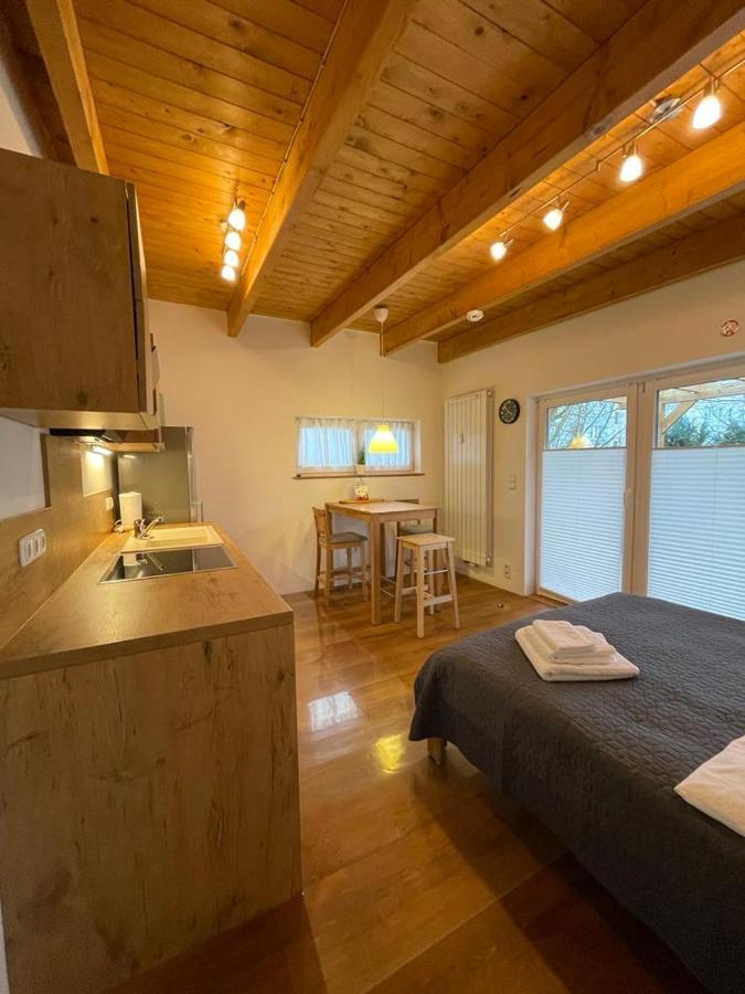 Ferienwohnung Im Stadtzentrum Von Bernau - Komfortable Wohnung Mit 2 Zimmern, Bad, Spuelmaschine, Waschmaschine, Komplette Kueche, Wlan, Terrasse, Ruhige Lage Bernau bei Berlin Eksteriør billede