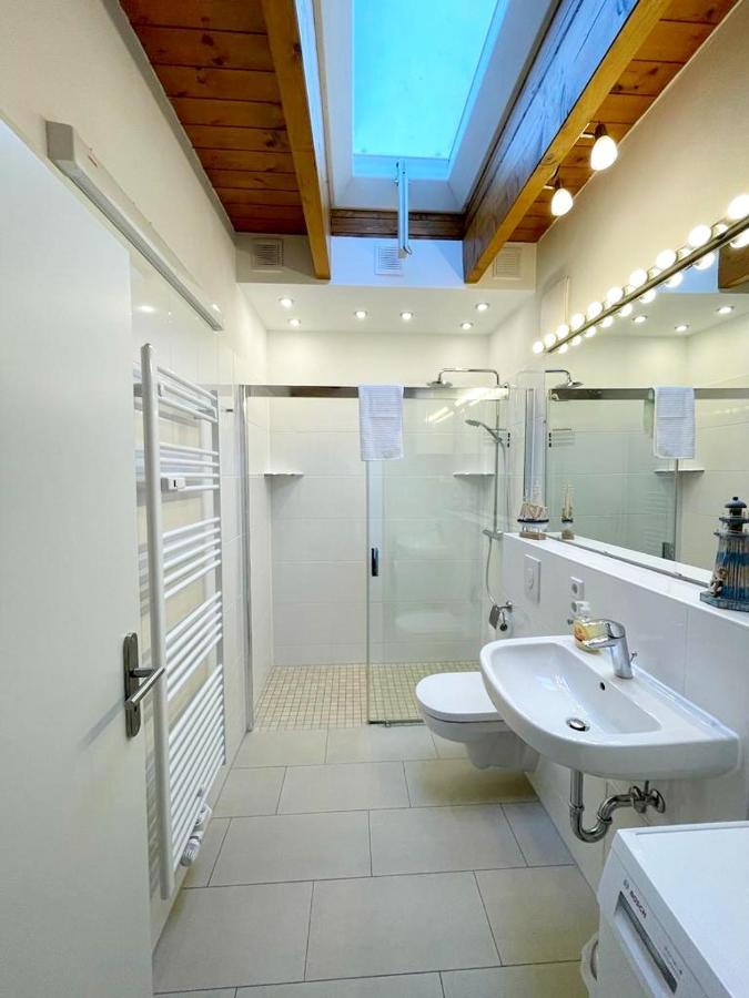 Ferienwohnung Im Stadtzentrum Von Bernau - Komfortable Wohnung Mit 2 Zimmern, Bad, Spuelmaschine, Waschmaschine, Komplette Kueche, Wlan, Terrasse, Ruhige Lage Bernau bei Berlin Eksteriør billede