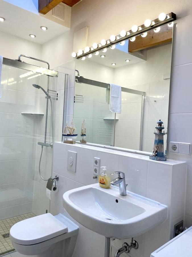Ferienwohnung Im Stadtzentrum Von Bernau - Komfortable Wohnung Mit 2 Zimmern, Bad, Spuelmaschine, Waschmaschine, Komplette Kueche, Wlan, Terrasse, Ruhige Lage Bernau bei Berlin Eksteriør billede