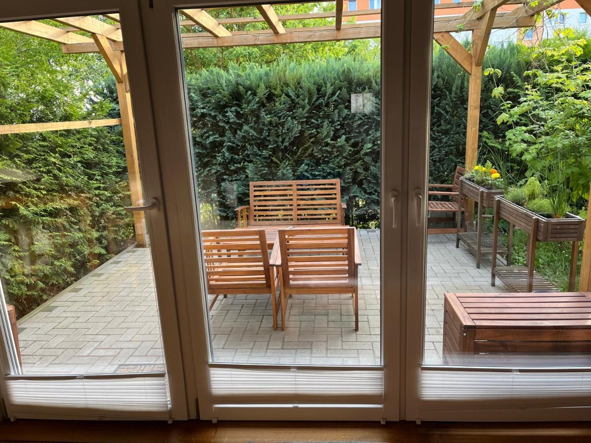 Ferienwohnung Im Stadtzentrum Von Bernau - Komfortable Wohnung Mit 2 Zimmern, Bad, Spuelmaschine, Waschmaschine, Komplette Kueche, Wlan, Terrasse, Ruhige Lage Bernau bei Berlin Eksteriør billede