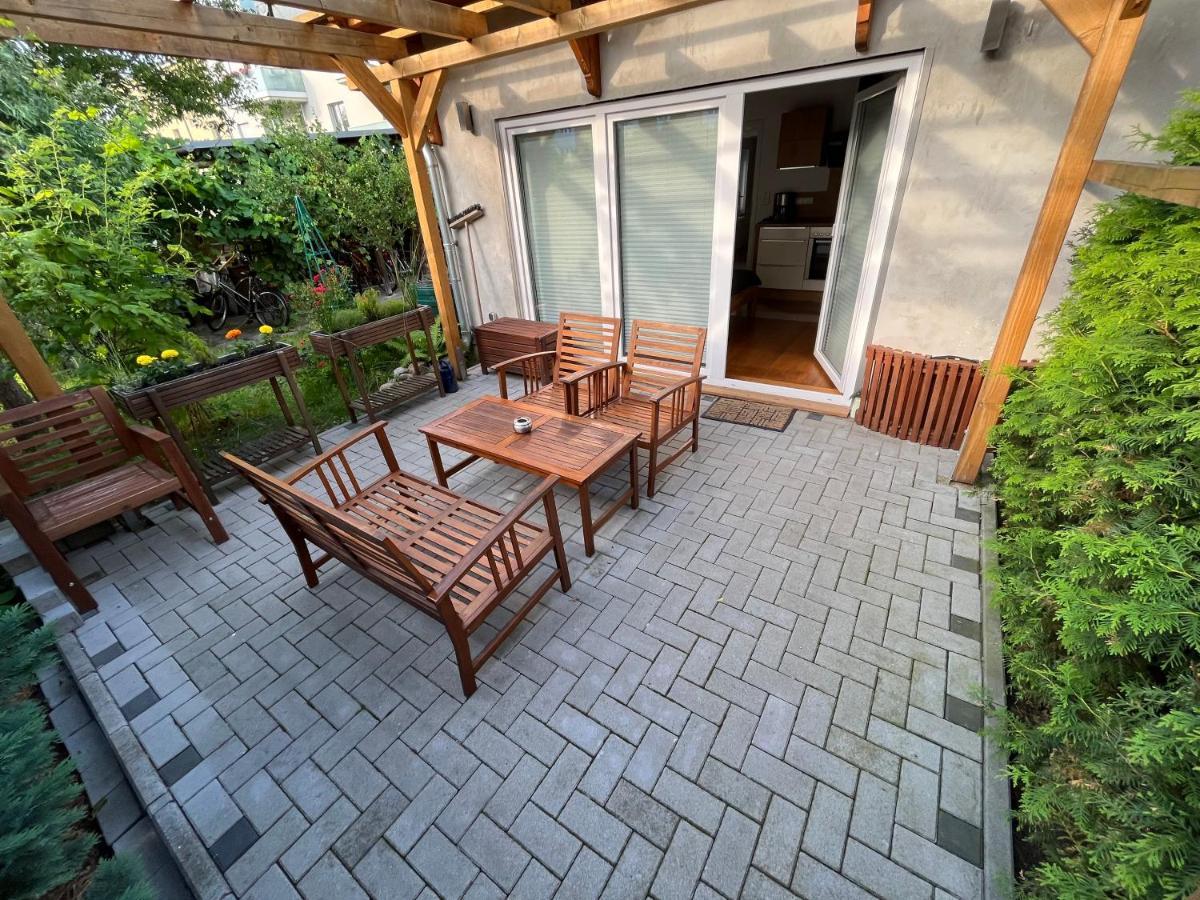 Ferienwohnung Im Stadtzentrum Von Bernau - Komfortable Wohnung Mit 2 Zimmern, Bad, Spuelmaschine, Waschmaschine, Komplette Kueche, Wlan, Terrasse, Ruhige Lage Bernau bei Berlin Eksteriør billede